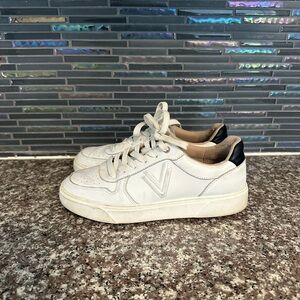 Vionic white sneakers. Size 8